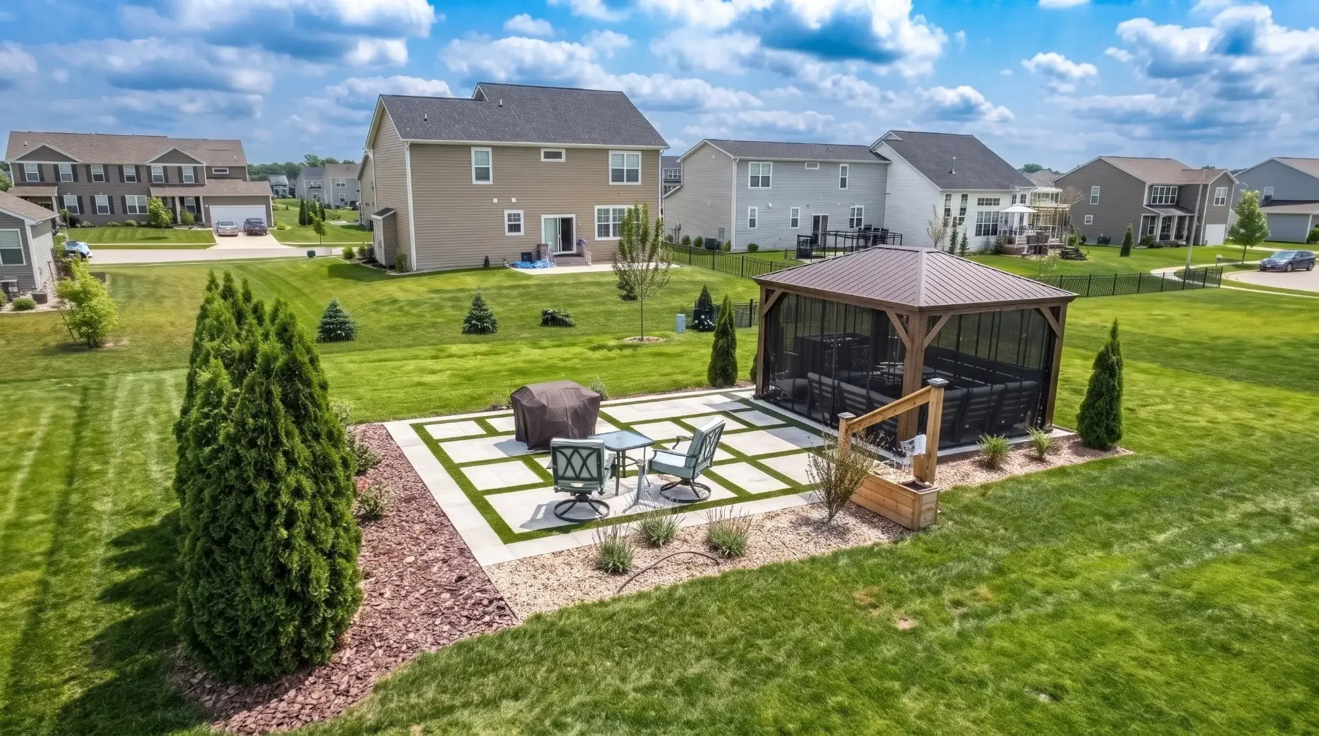 Outdoor Living & Outdoor Kitchen